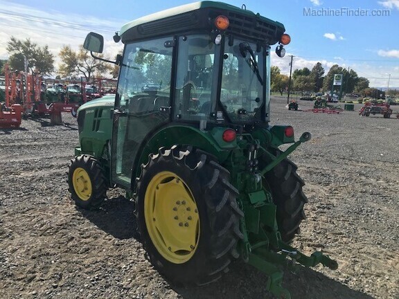 2017 John Deere 5090GV