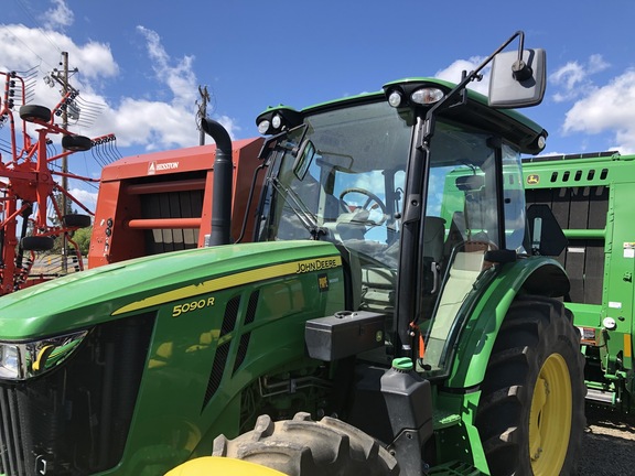 2017 John Deere 5090R