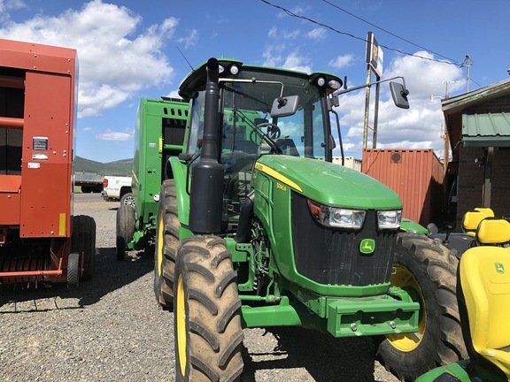 2017 John Deere 5090R
