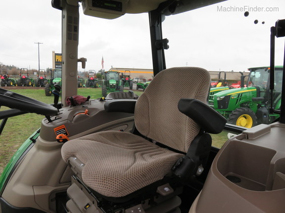 2019 John Deere 6135E