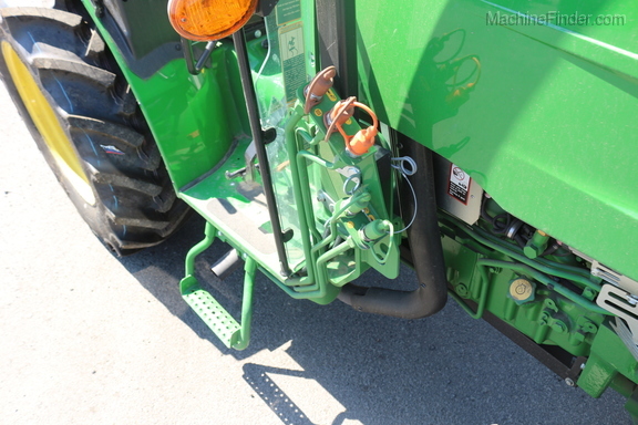 2017 John Deere 5090GV