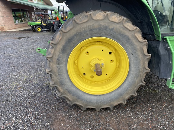 2018 John Deere 6110M