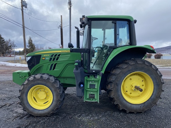 2018 John Deere 6110M