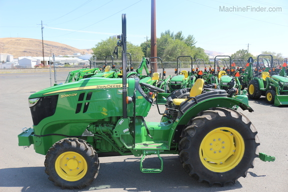 2017 John Deere 5090GV