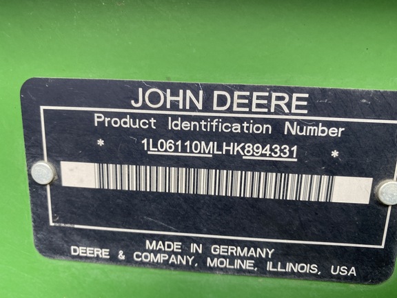 2018 John Deere 6110M