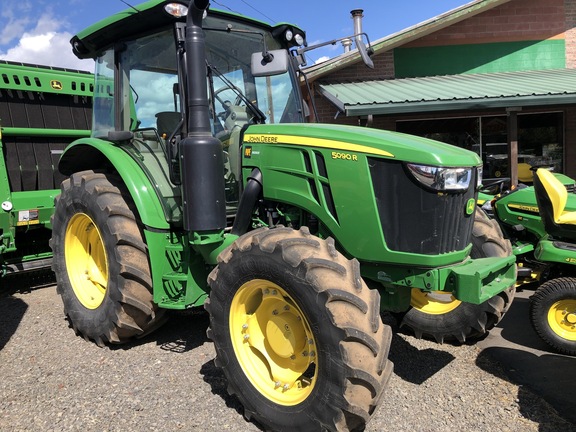 2017 John Deere 5090R