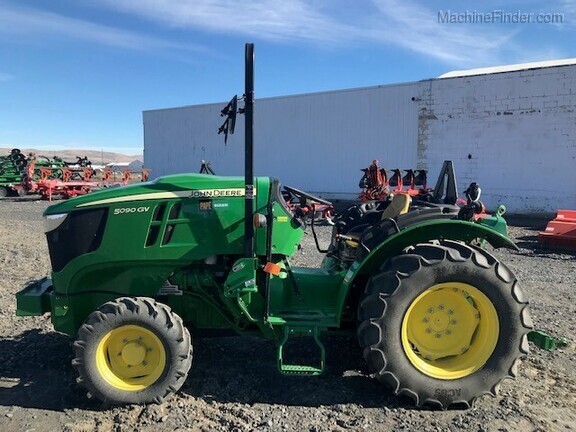 2017 John Deere 5090GV