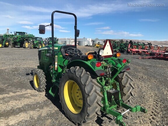 2017 John Deere 5090GV