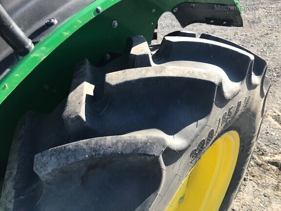 2017 John Deere 5090GV