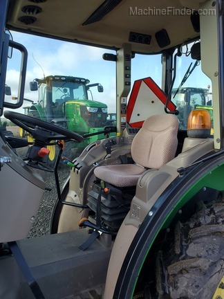 2016 John Deere 5090GV