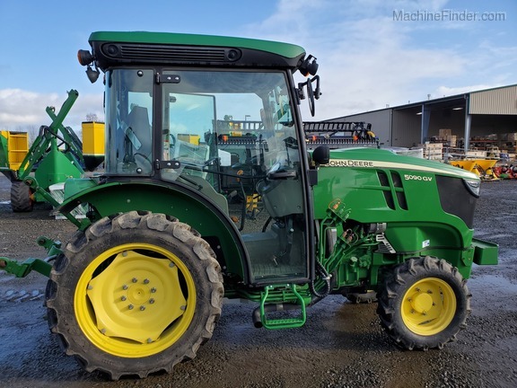 2016 John Deere 5090GV