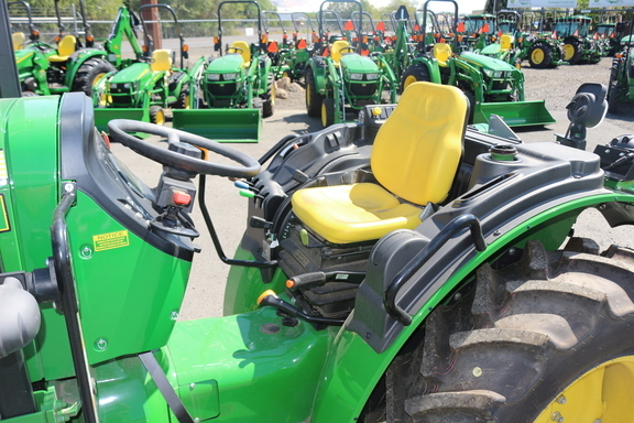 2017 John Deere 5090GV
