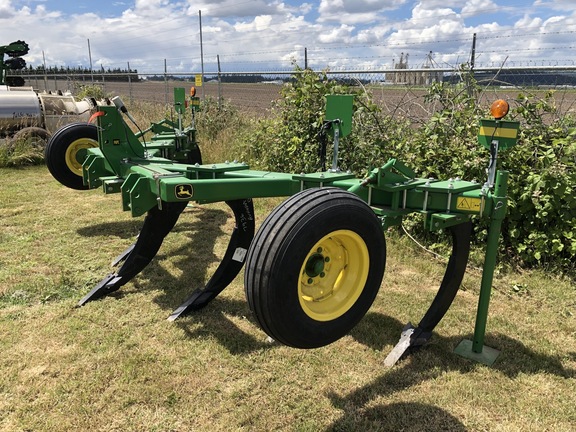 2018 John Deere 915