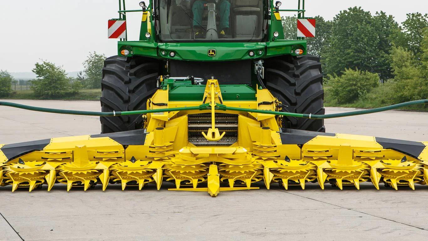 John Deere 698