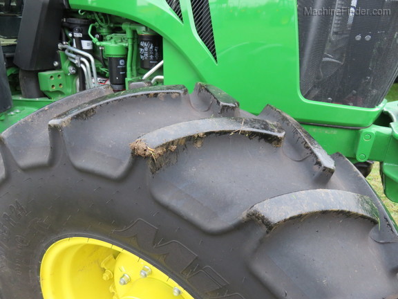 2019 John Deere 6135E