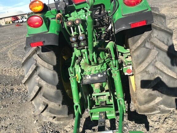 2017 John Deere 5090GV