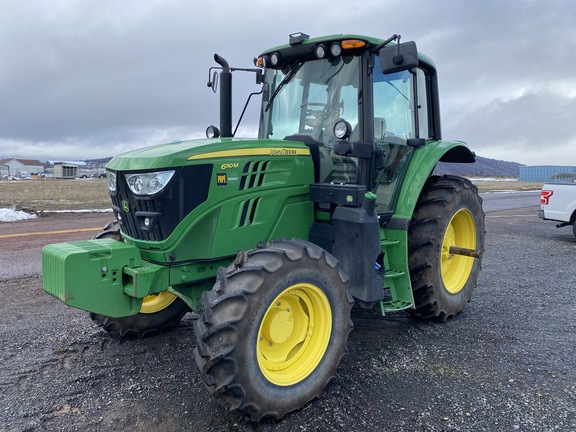 2018 John Deere 6110M