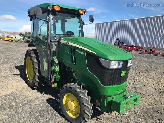 2017 John Deere 5090GV