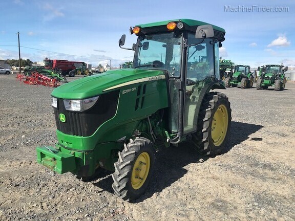2017 John Deere 5090GV