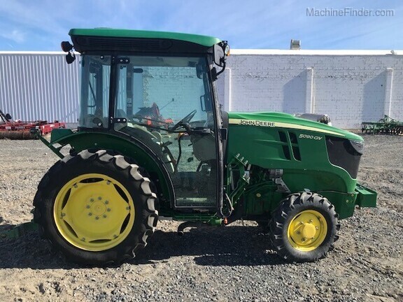 2017 John Deere 5090GV