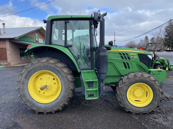 2018 John Deere 6110M