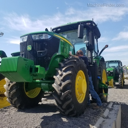 2018 John Deere 7230R