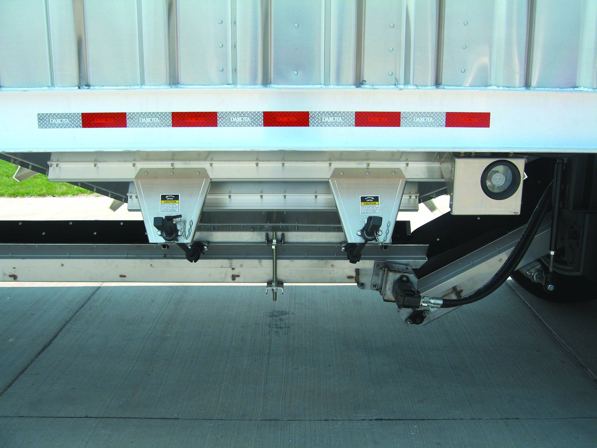 TrailKing TKAHTC Grain Hopper Conveyer