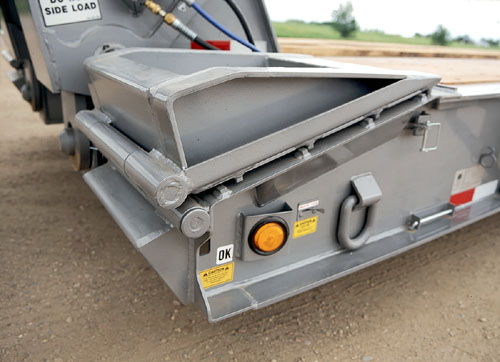 TrailKing Hydraulic Detachable Gooseneck