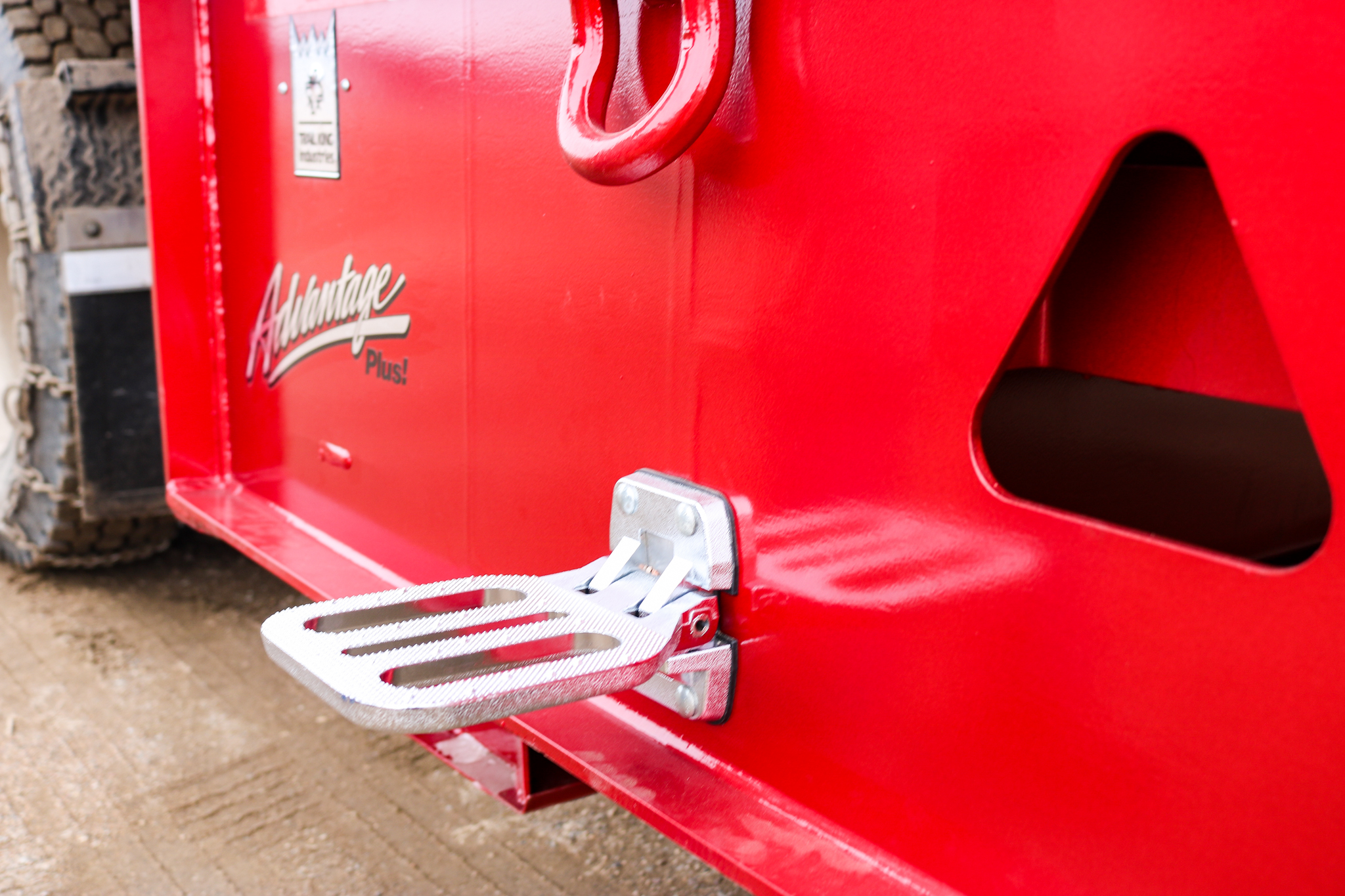 TrailKing TKHT Hydraulic Tail