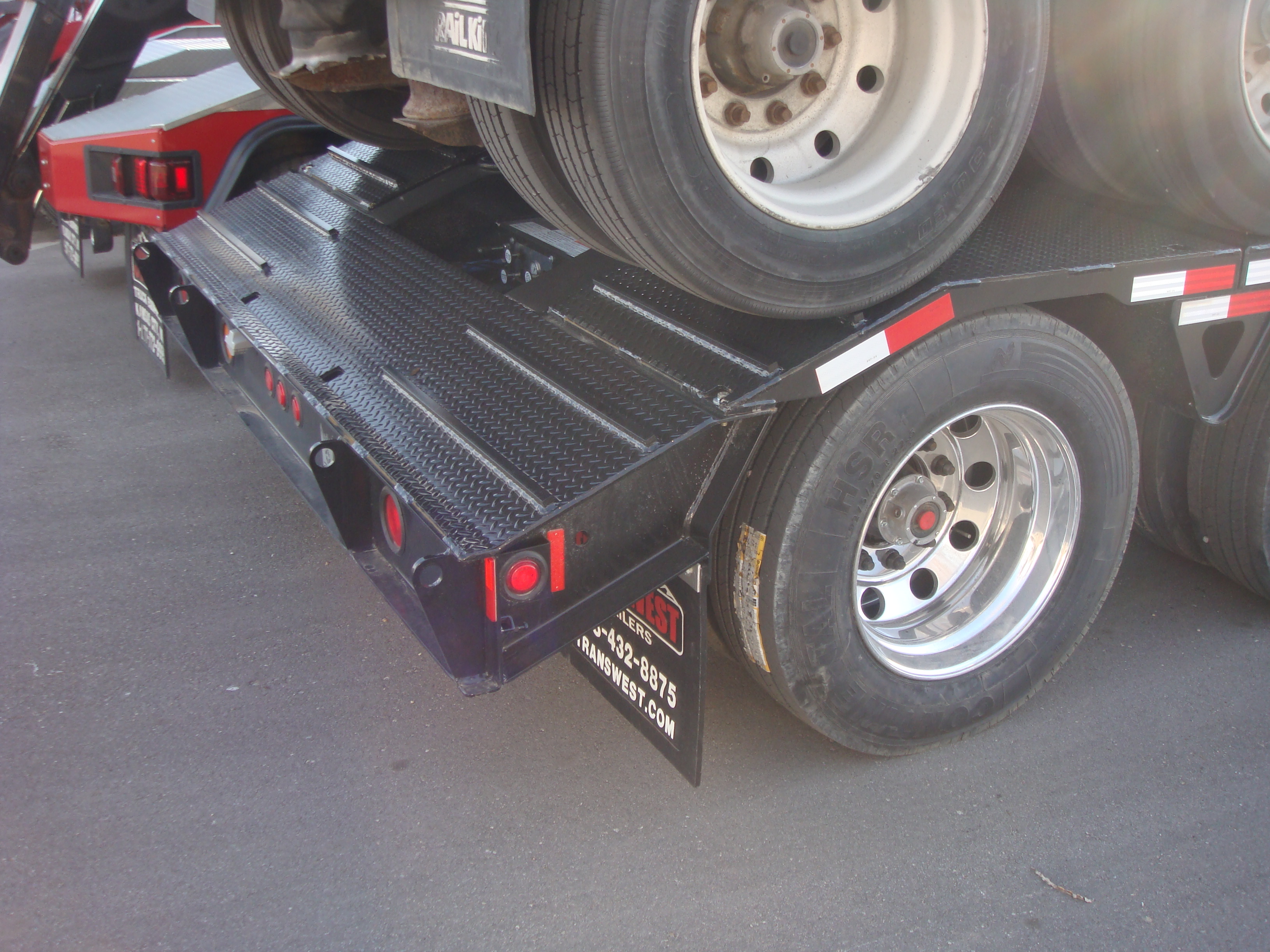 TrailKing TKHDG Hydraulic Detachable Gooseneck