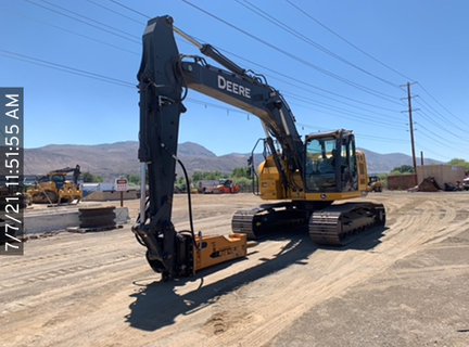 2019 John Deere 245G
