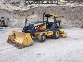 2019 John Deere 210L