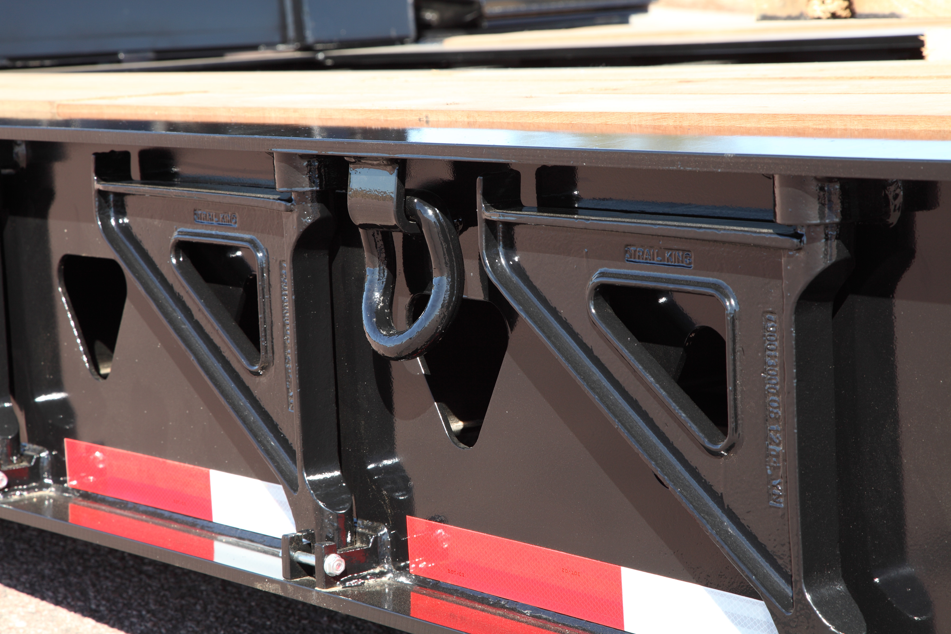 TrailKing TKHDG Hydraulic Detachable Gooseneck