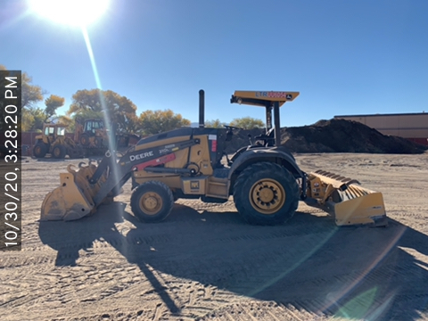 2019 John Deere 210L