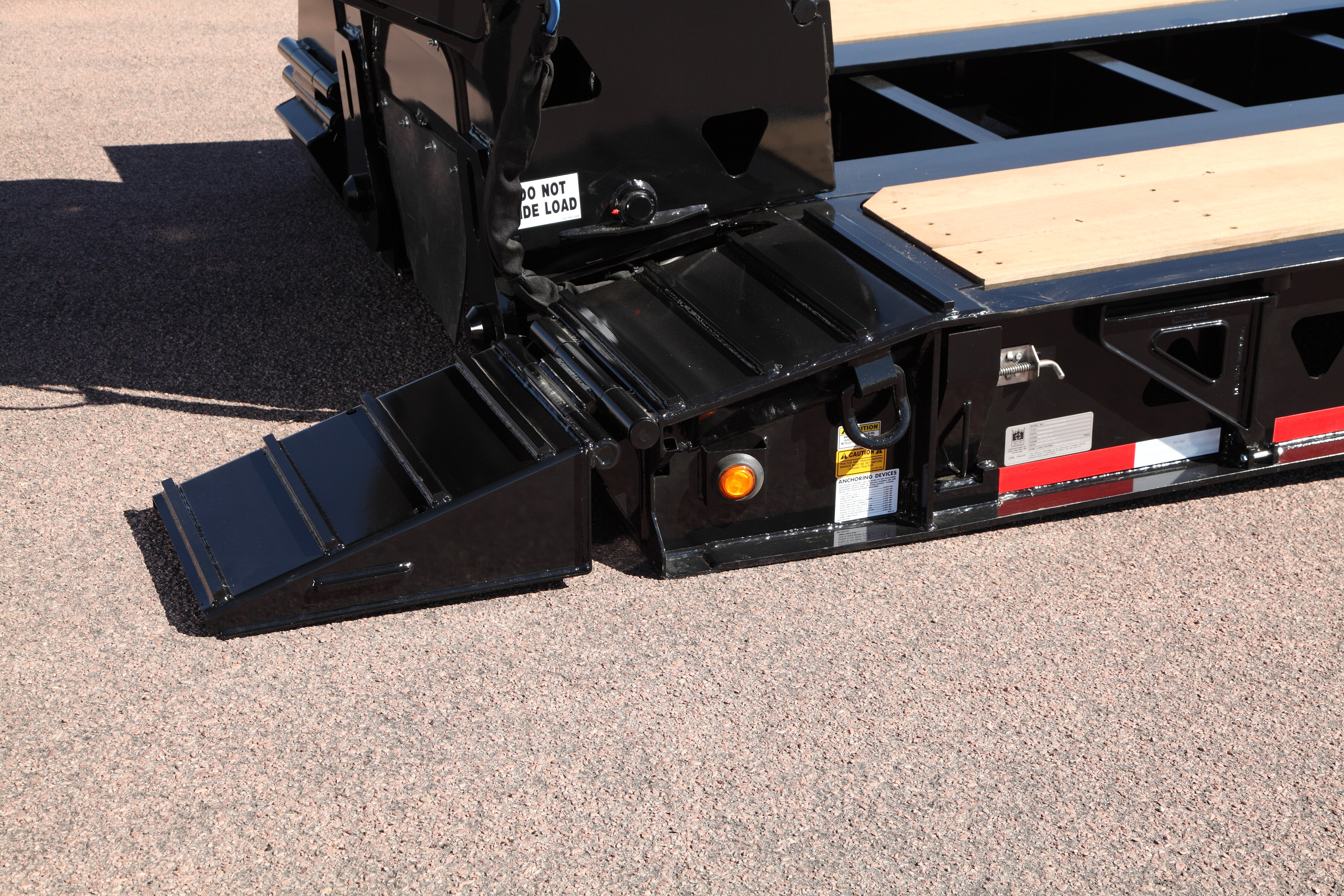 TrailKing TKHDG Hydraulic Detachable Gooseneck