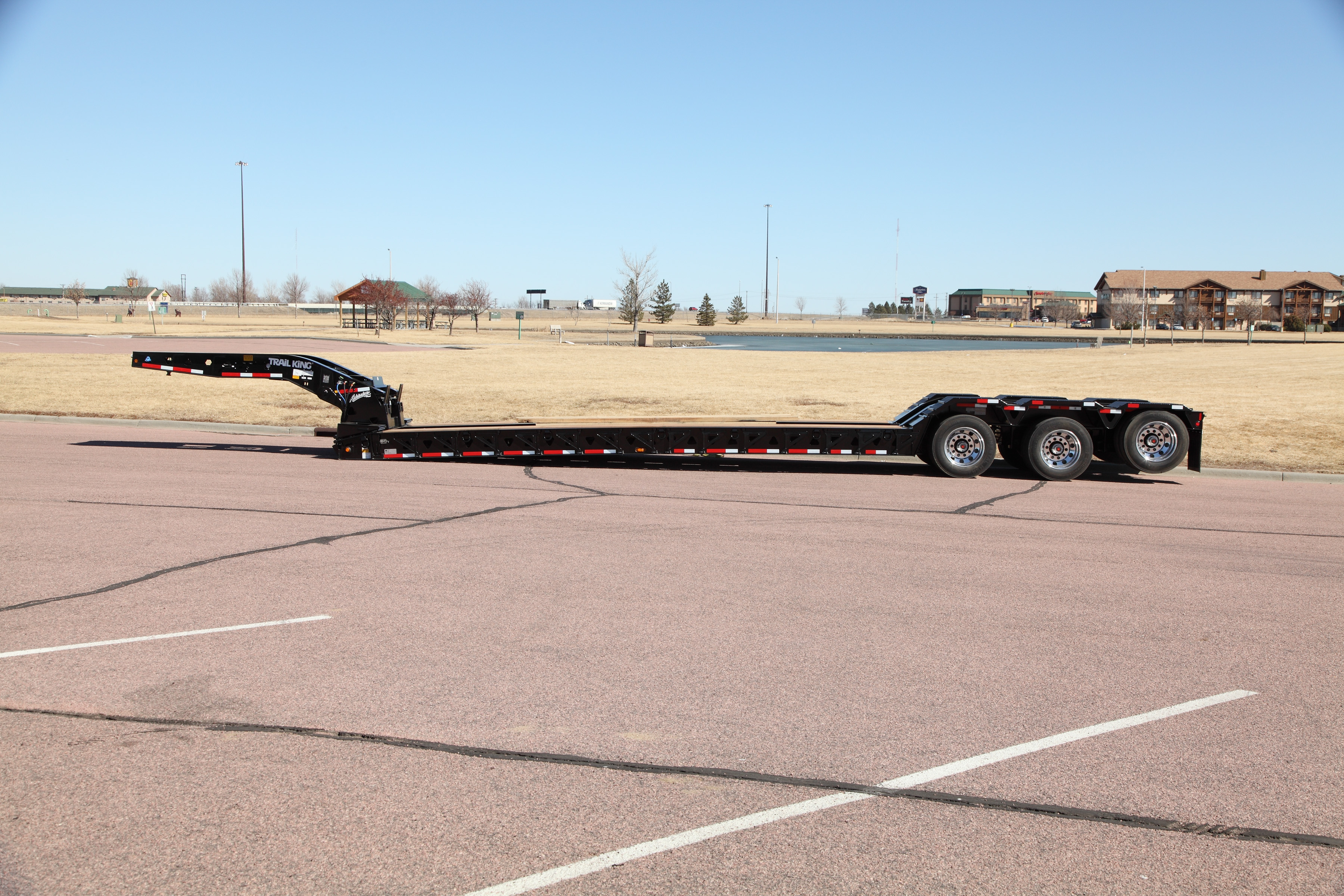 TrailKing TKHDG Hydraulic Detachable Gooseneck