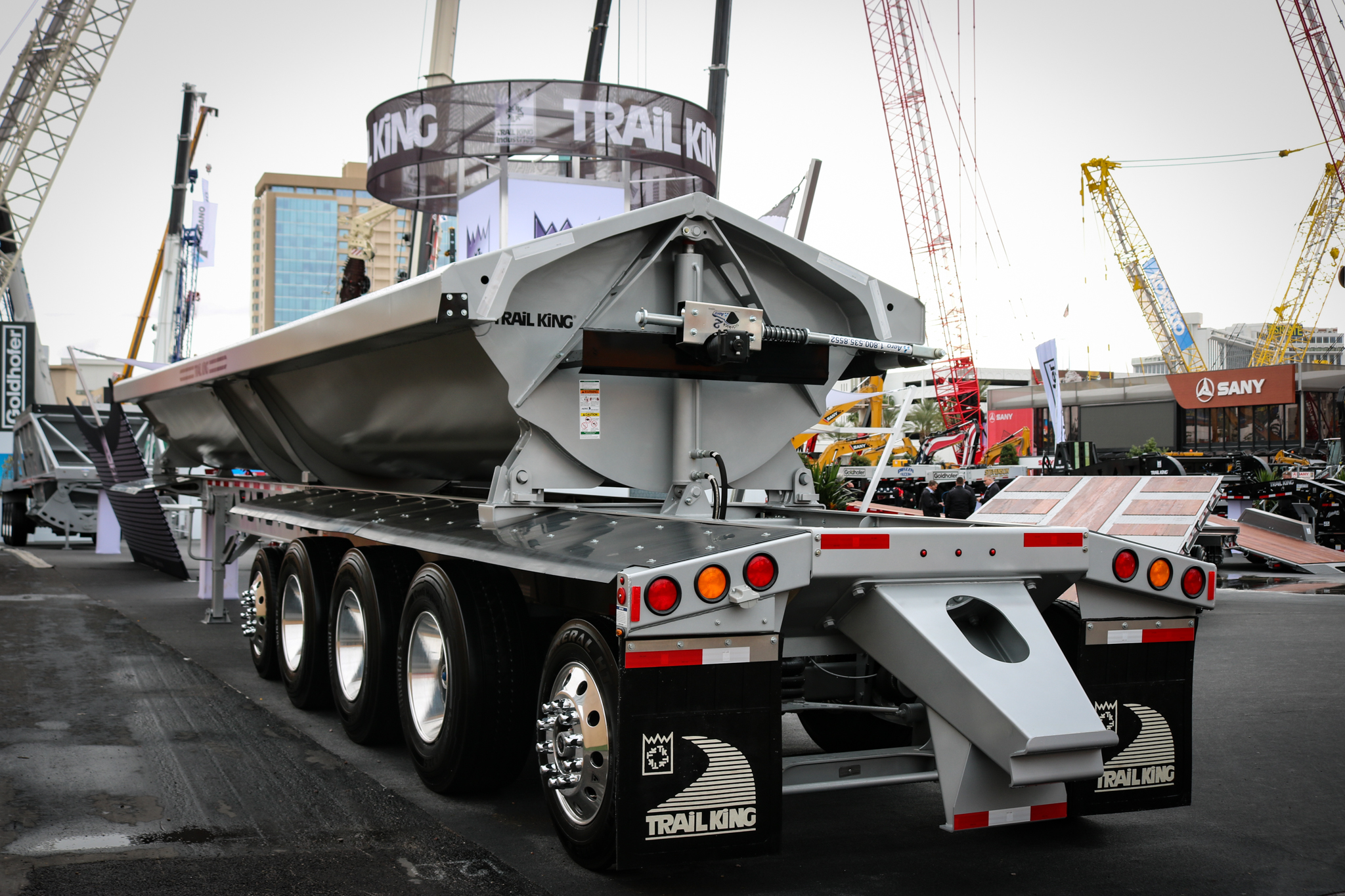 TrailKing TKSSD Steel Side Dump