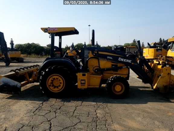 2019 John Deere 210L
