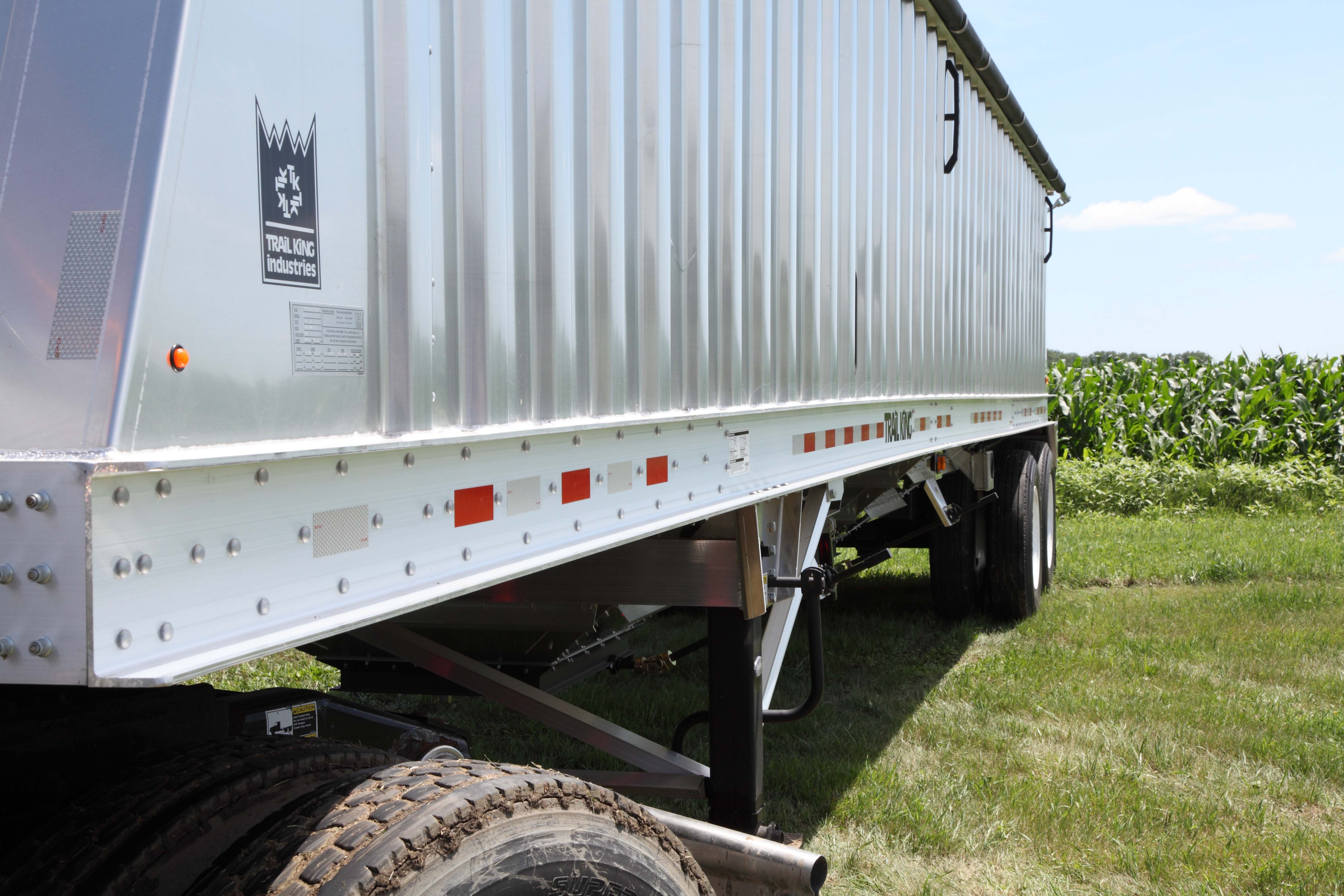 TrailKing TKAHT Grain Hopper