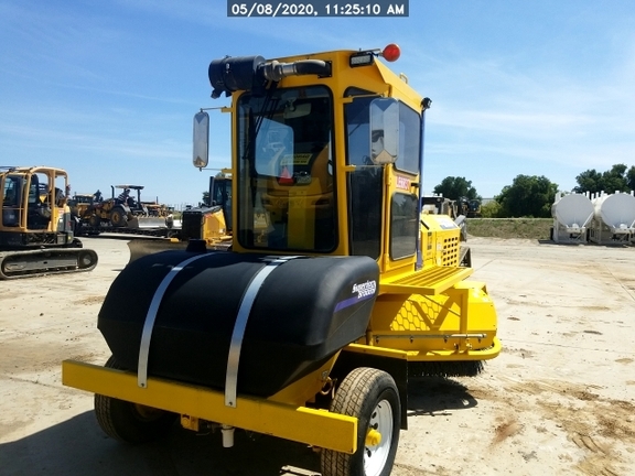 2017 Superior Broom DT74J