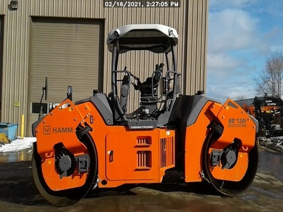 2019 Hamm HD120I