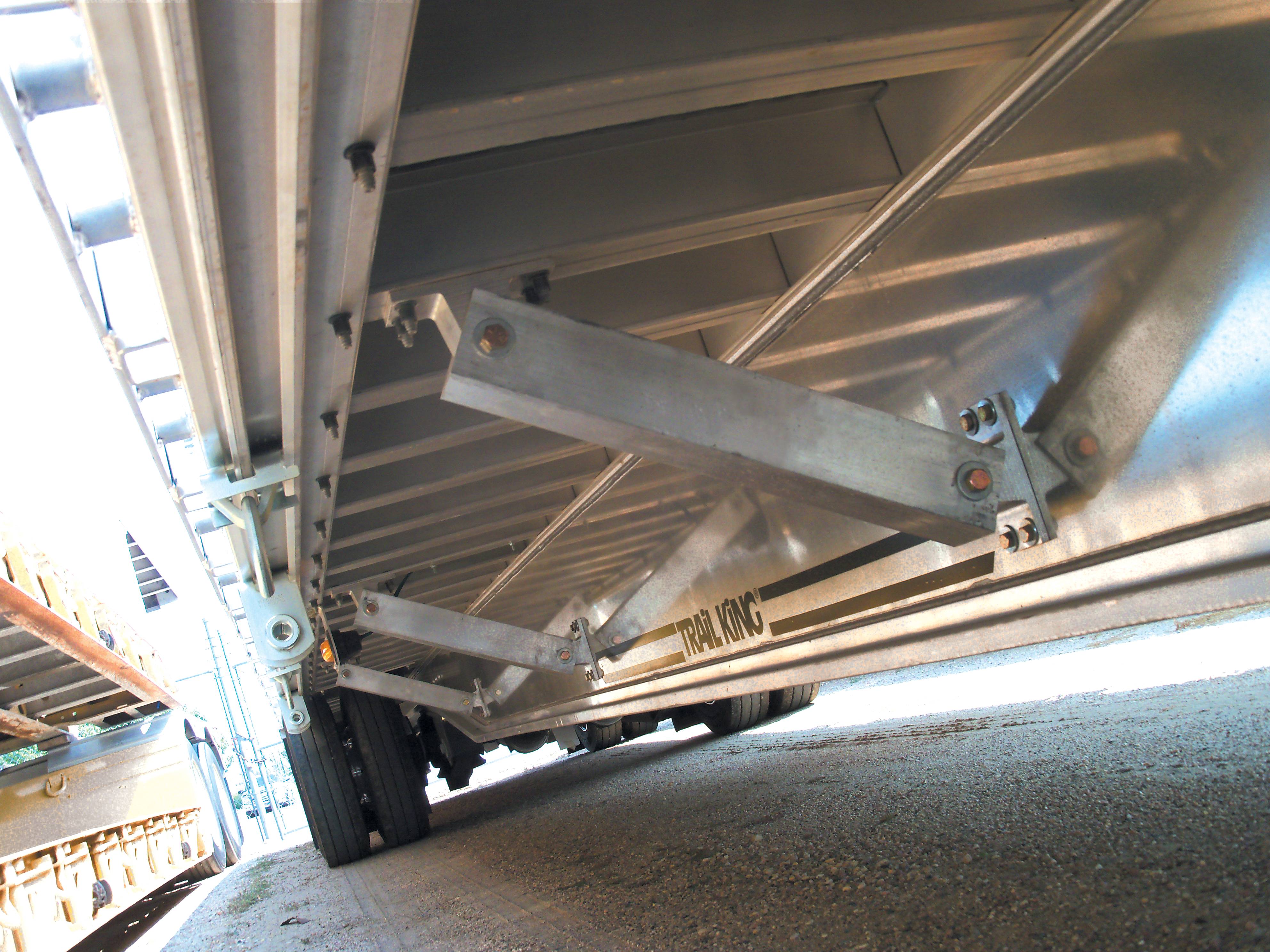 TrailKing Steel-Aluminum Step Deck