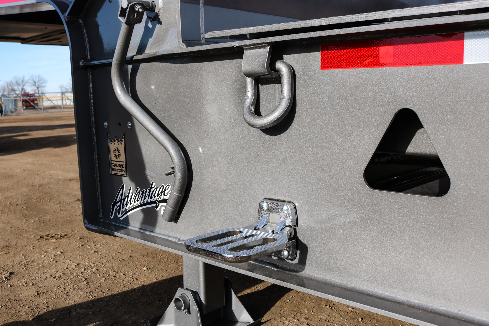 TrailKing TKHT Hydraulic Tail