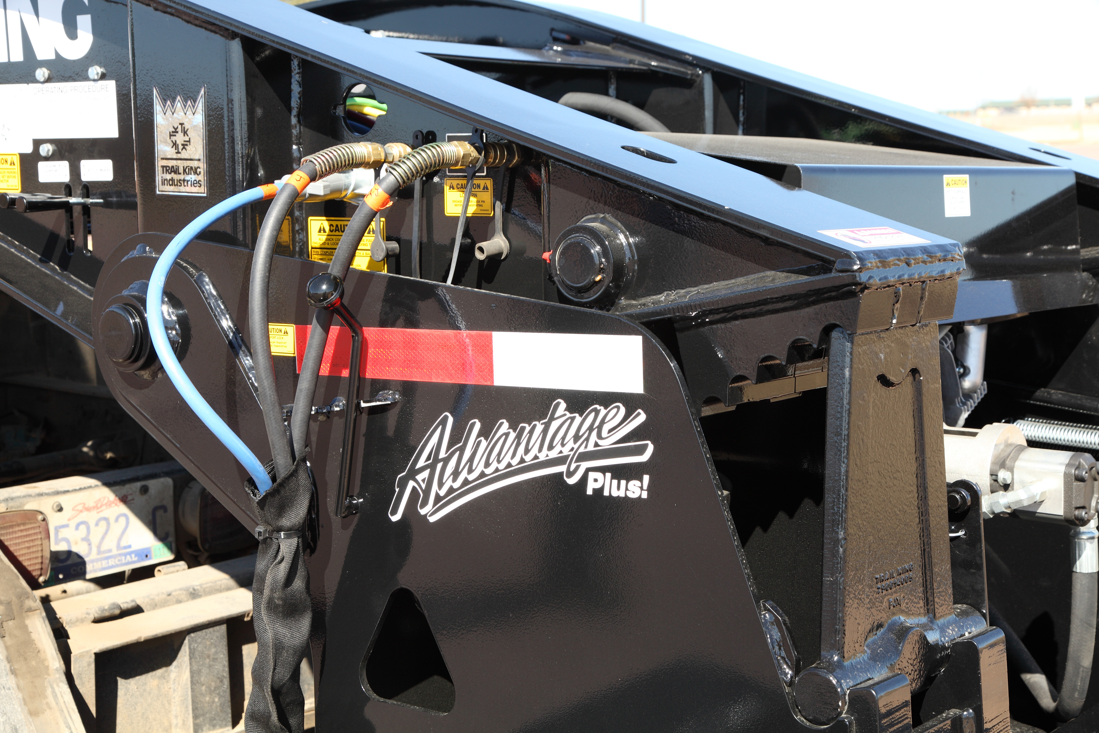 TrailKing TKHDG Hydraulic Detachable Gooseneck