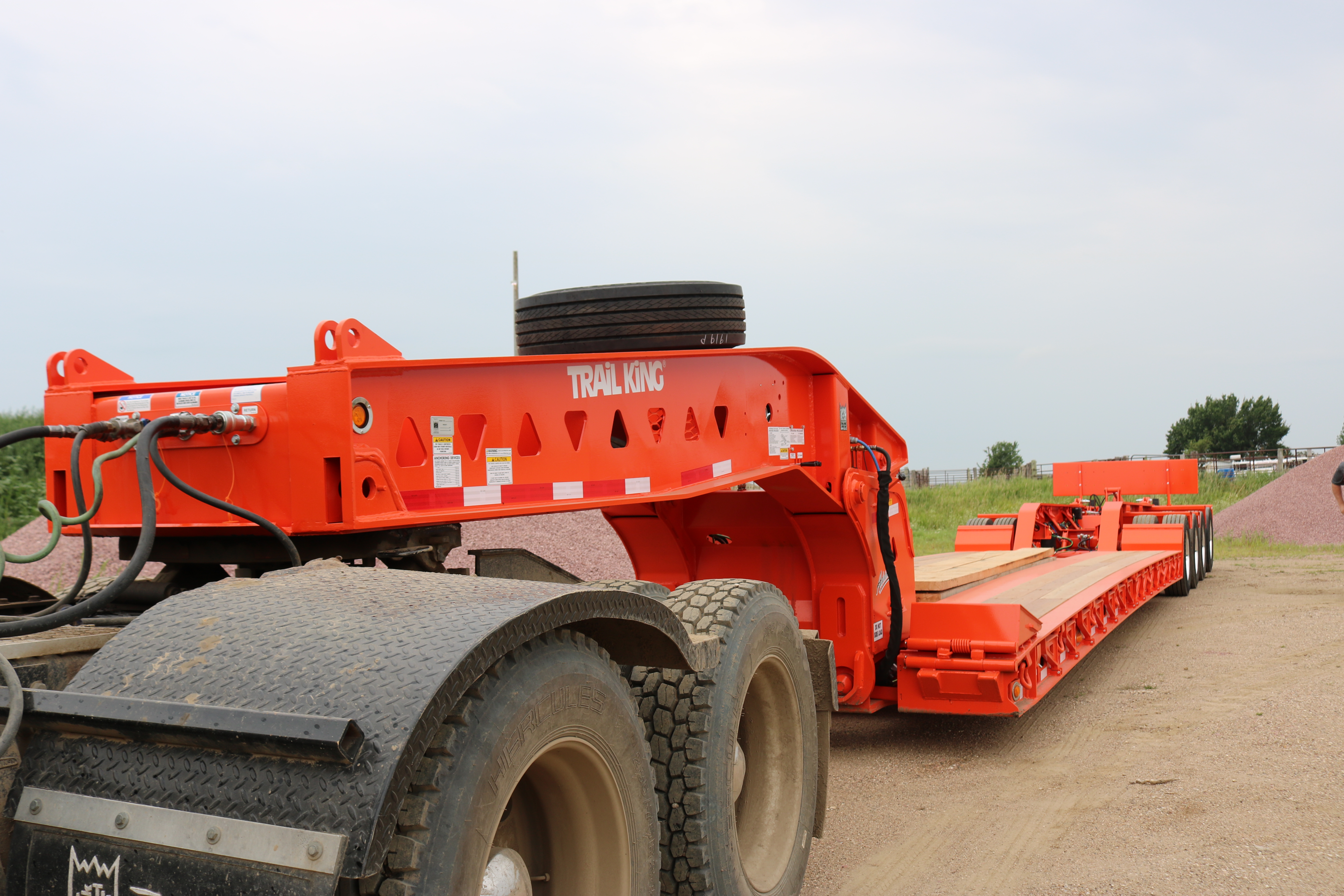 TrailKing TKHDG Hydraulic Detachable Gooseneck