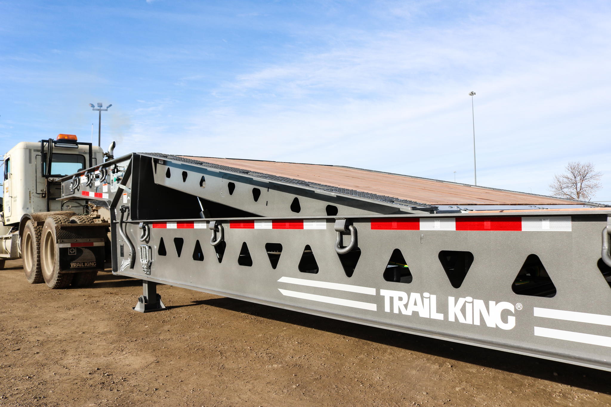 TrailKing TKHT Hydraulic Tail