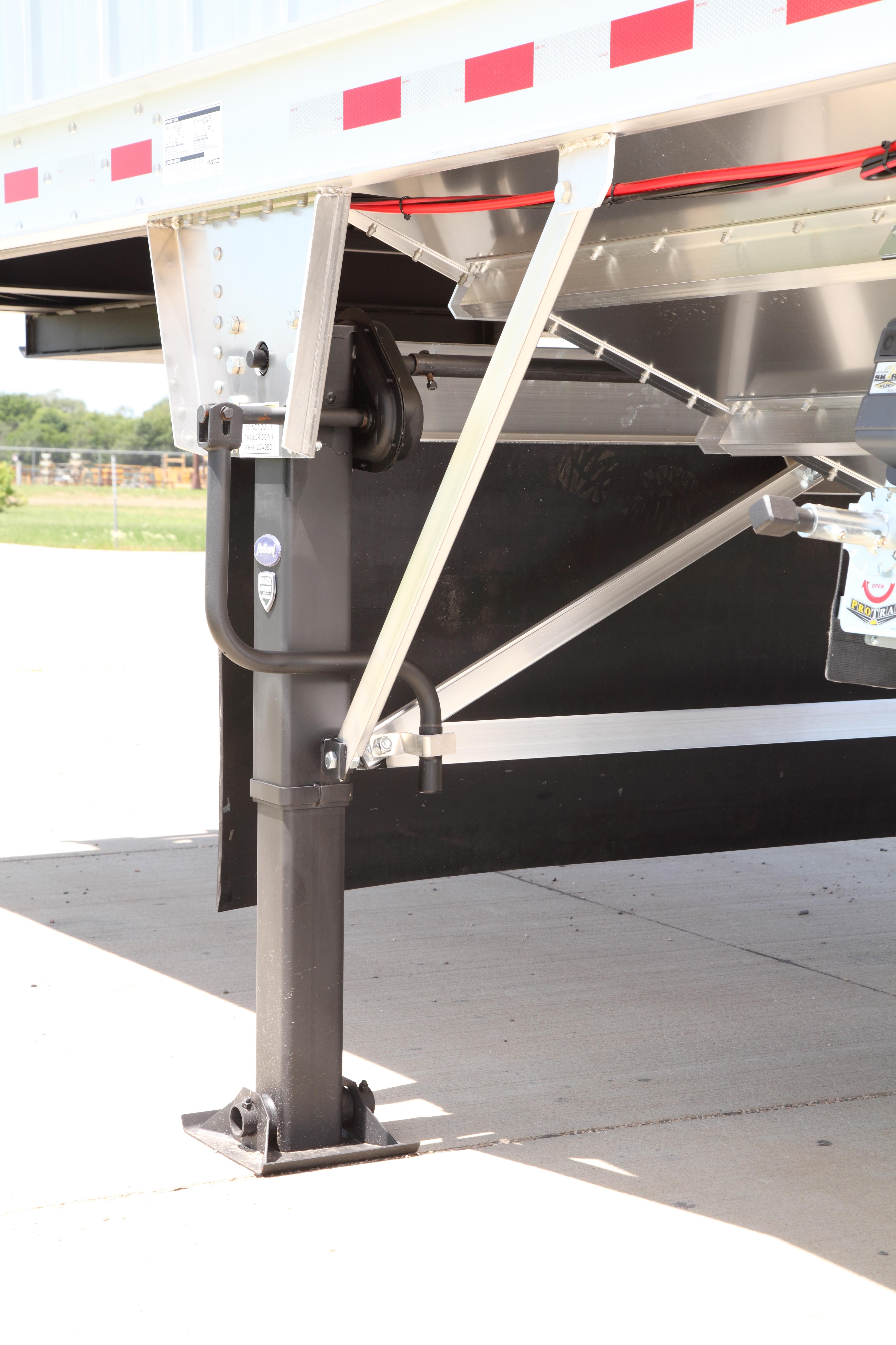 TrailKing TKAHT Grain Hopper