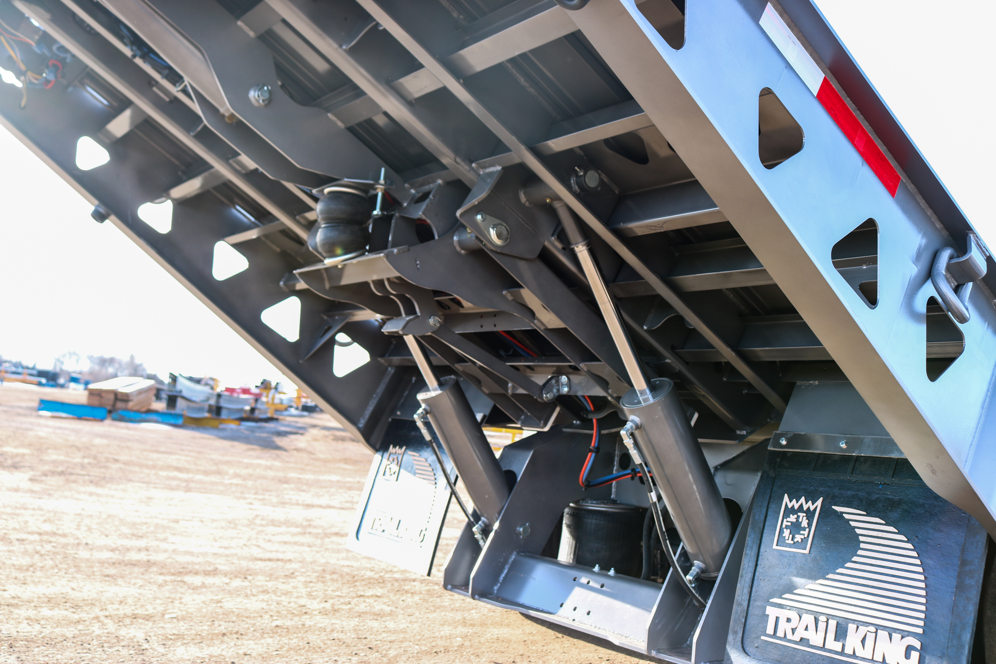 TrailKing TKHT Hydraulic Tail