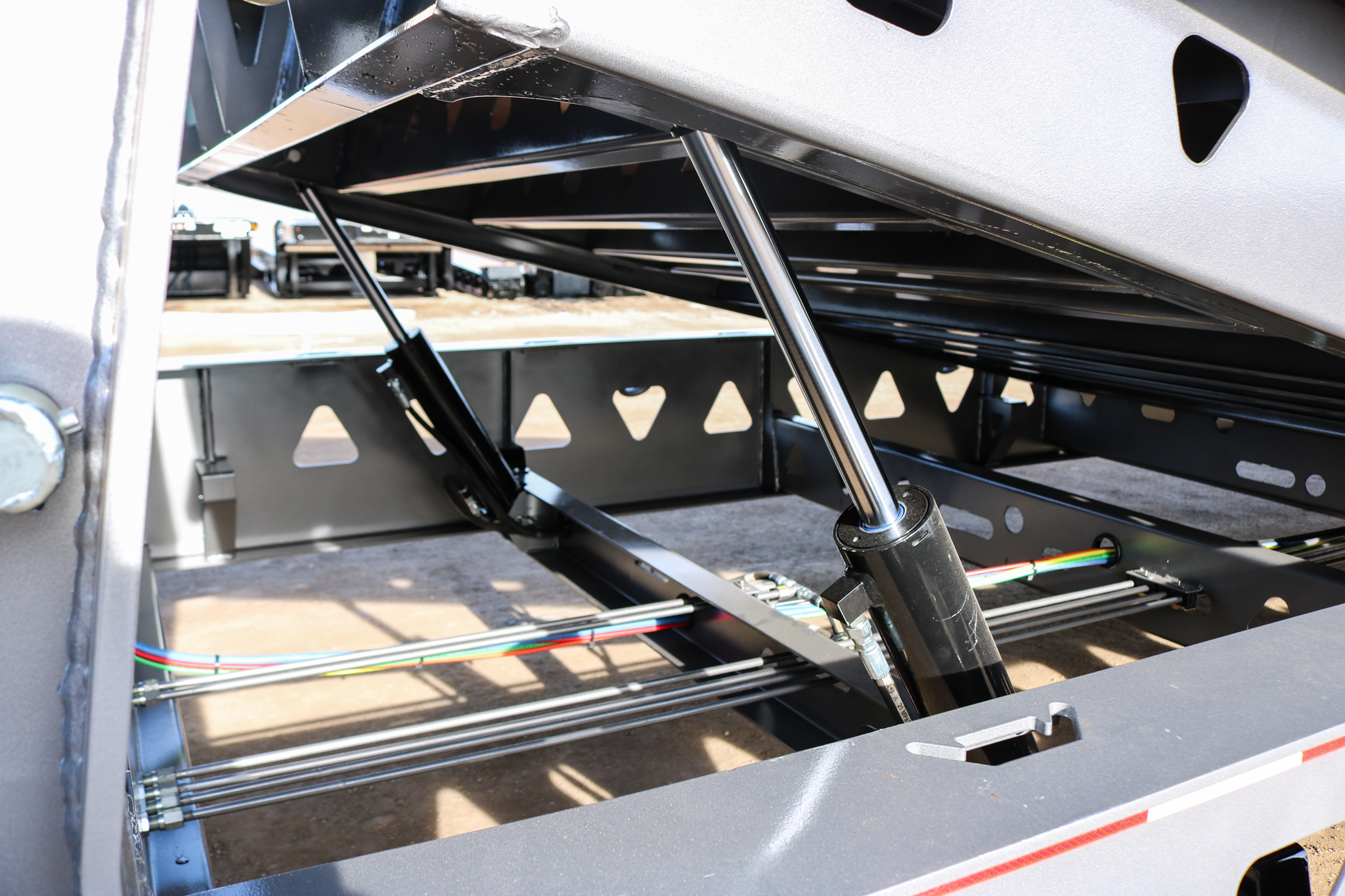 TrailKing TKHT Hydraulic Tail