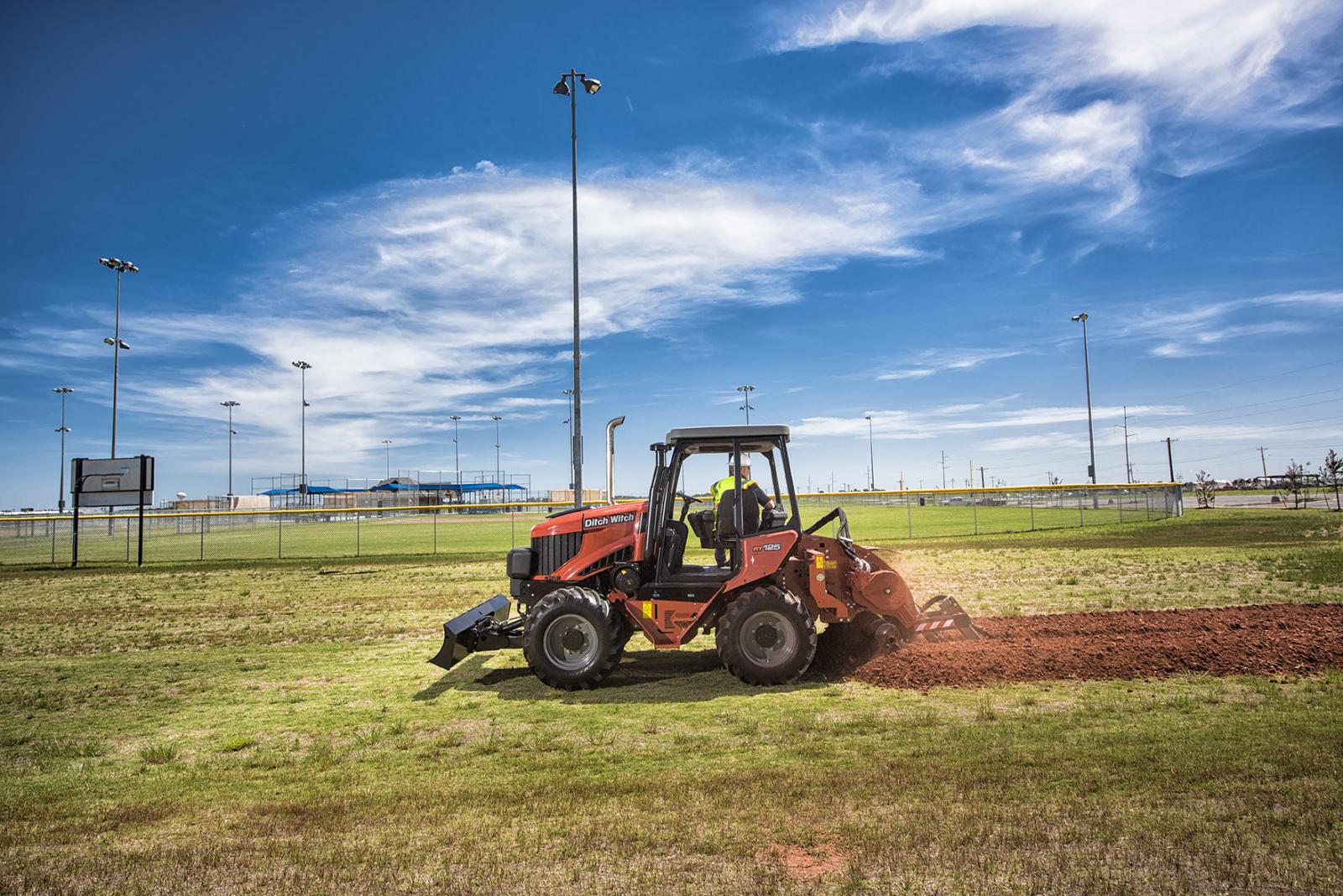 Ditch Witch RT125 RIDE-ON TRENCHER